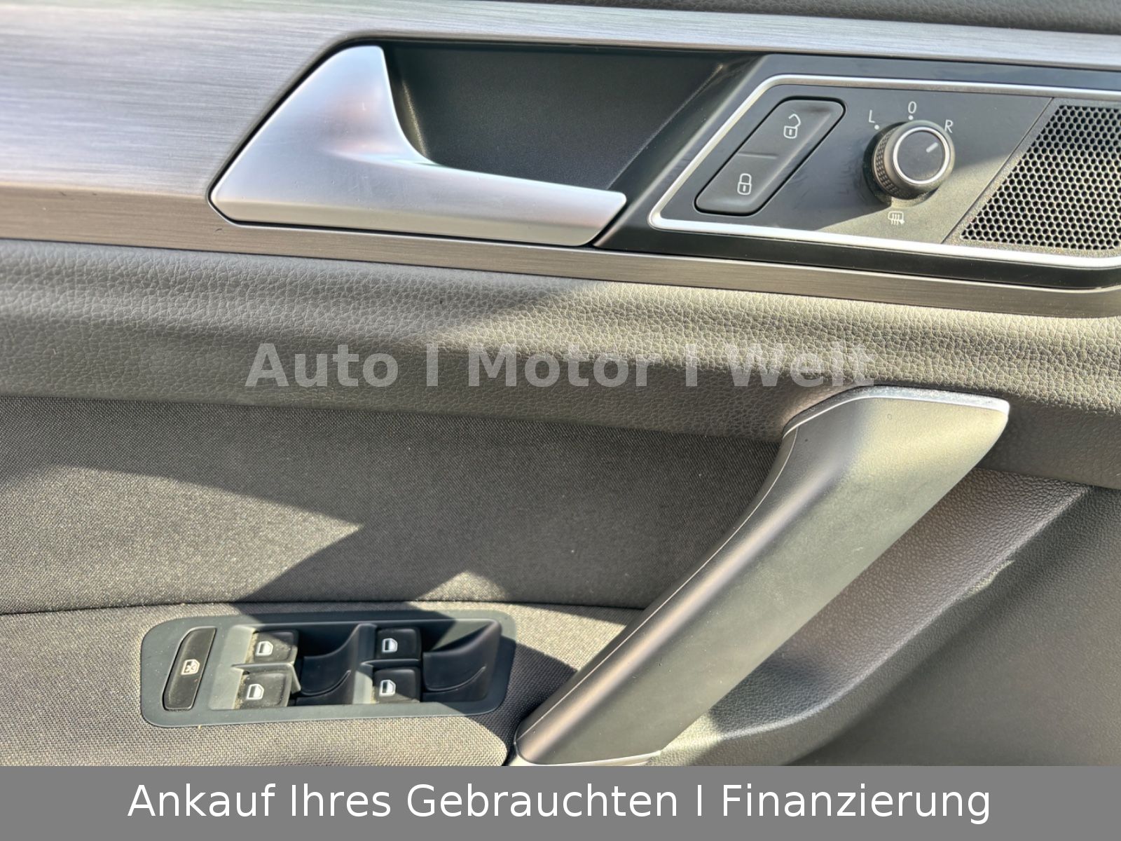 Fahrzeugabbildung Volkswagen Golf Sportsvan 1.Hand TEMPOMAT/ALU/KLIMA