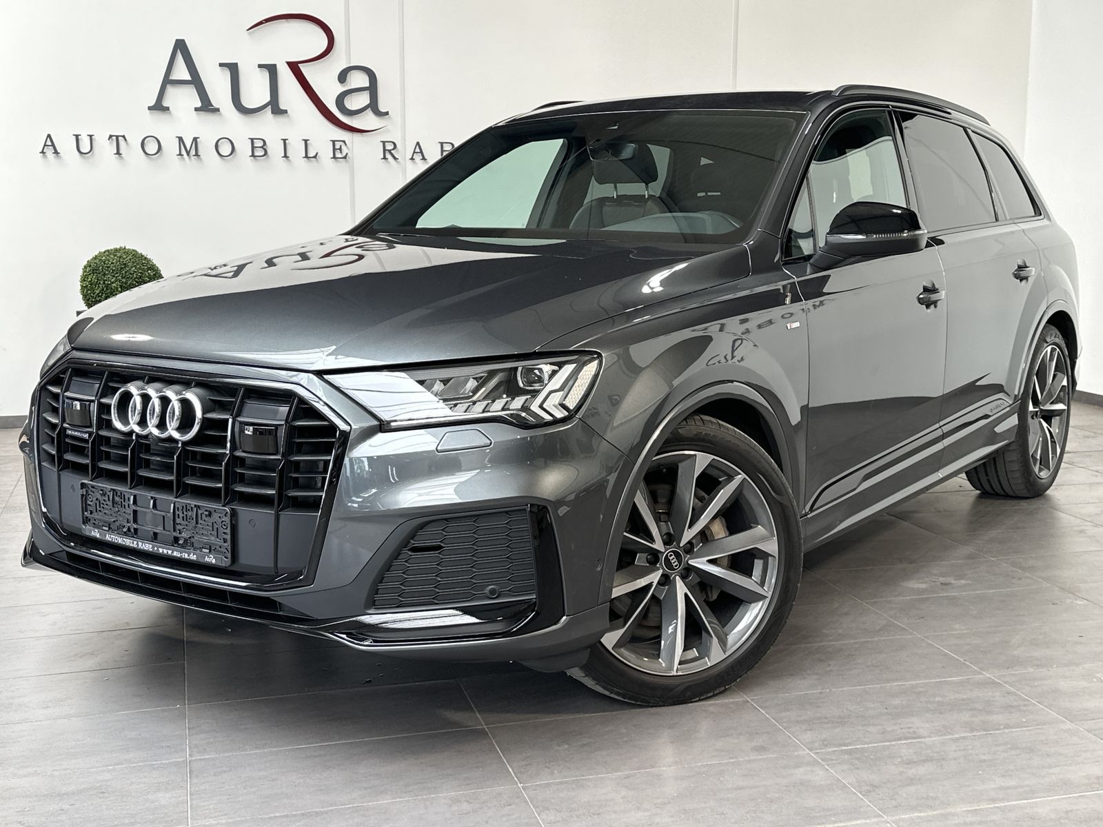 Fahrzeugabbildung Audi Q7 50 TDI S-Line Black 7Sitzer NAV+MATRIX+AHK+VC