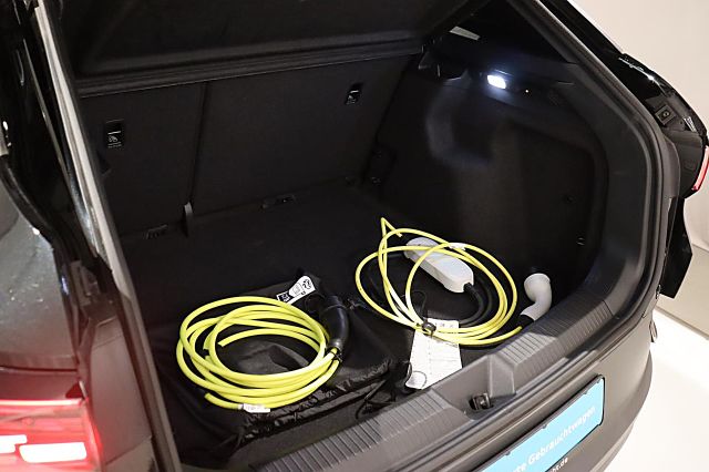 ID.4 Pure 125kW AHK Wärmepumpe IQ-LIGHT Anschlus