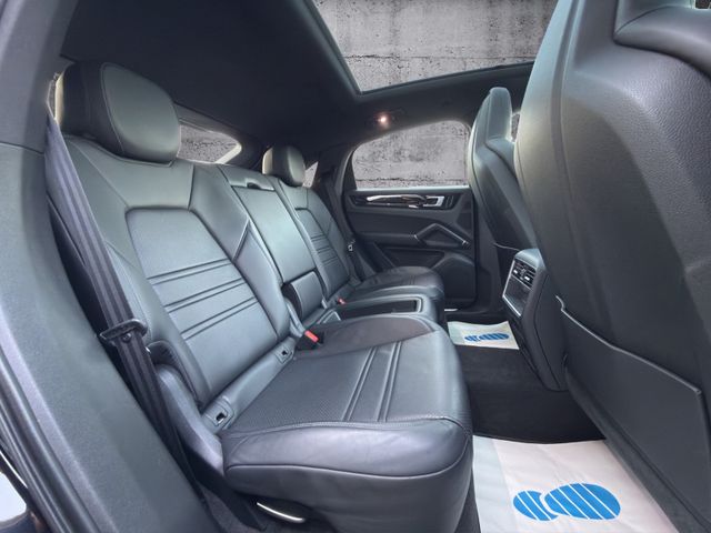 Porsche Cayenne Coupe E-Hybrid*SPORT-CHRONO*APPLE*PANO