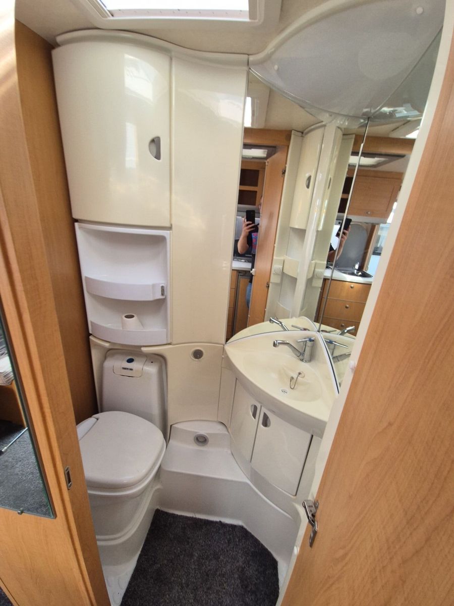 Fahrzeugabbildung Knaus Azur 550 Mover, Batterie, Einzelbetten, Fahrradt