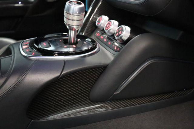 Fahrzeugabbildung Audi R8 Coupe5.2FSI quattro STronic|B&O|KAMERA|CARBON