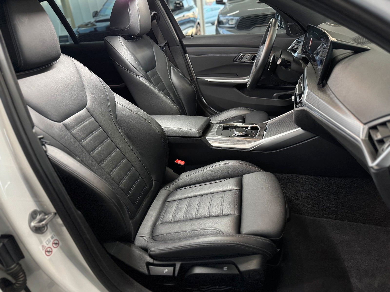 Fahrzeugabbildung BMW 320 d Touring xDrive MSport "Leder PANO Innov.P"