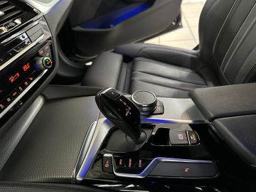 Fahrzeugabbildung BMW 530d M Sport ACC Kamera HUD HiFi AHK Komfort