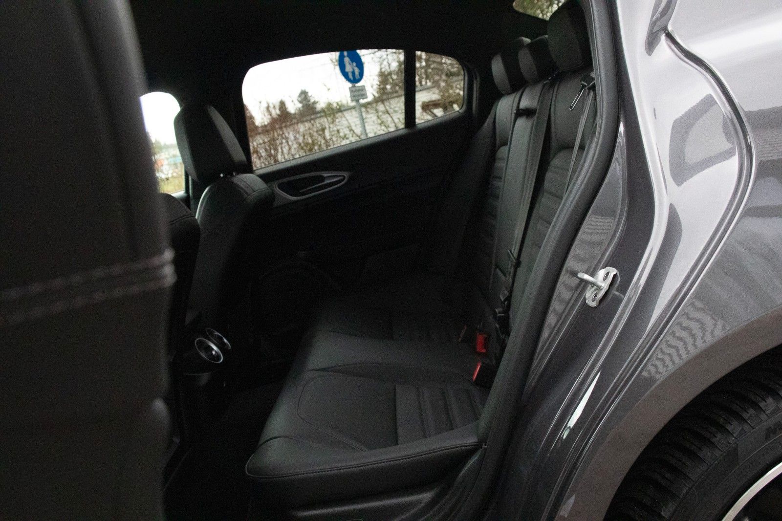 Fahrzeugabbildung Alfa Romeo Giulia MY23 Veloce 2.0T vom AR Vertragshändler