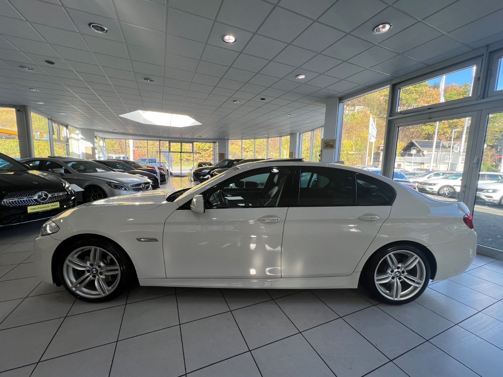 Fahrzeugabbildung BMW 525 d Lim. M Sport Paket *Digitaltacho*Softc*