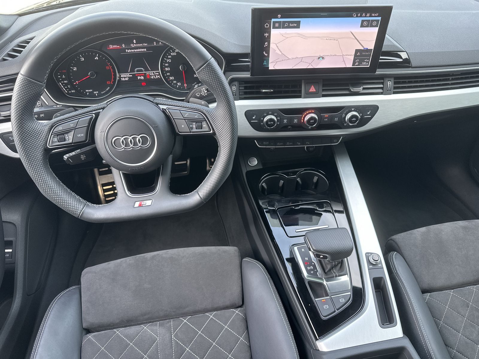 Fahrzeugabbildung Audi A4 Avant 40 TDI Advanced NAV+LED+AHK+PANO+17ZOLL