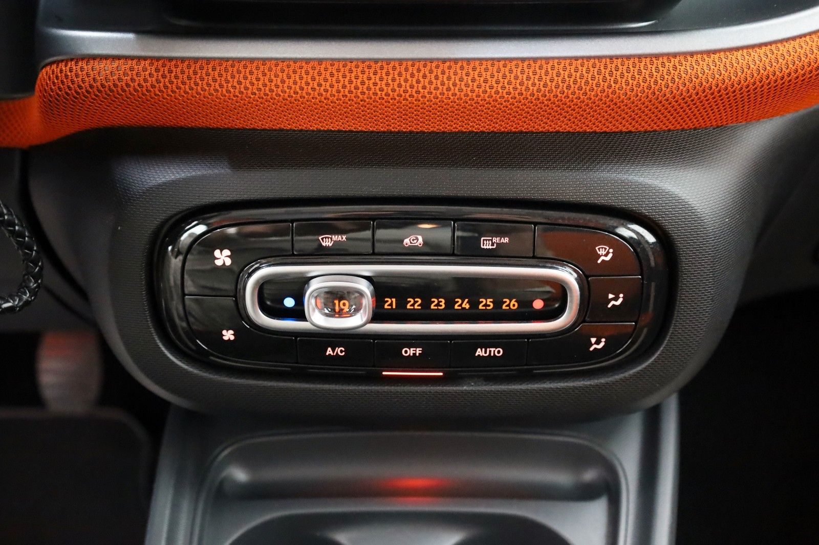 Fahrzeugabbildung Smart ForFour Passion Navi,SH,PDC, Allwetterreifen