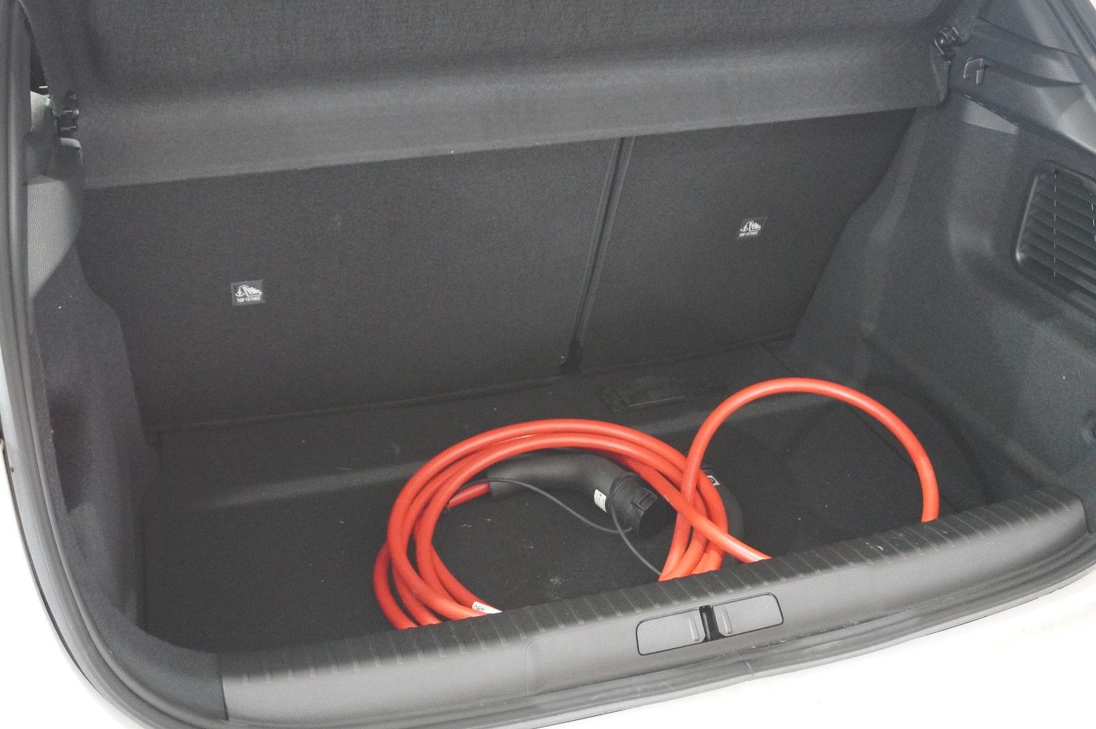 Fahrzeugabbildung Opel Mokka-e EDITION 1-PHASIG LED/KAMERA/SHZ/VIRT/DAB