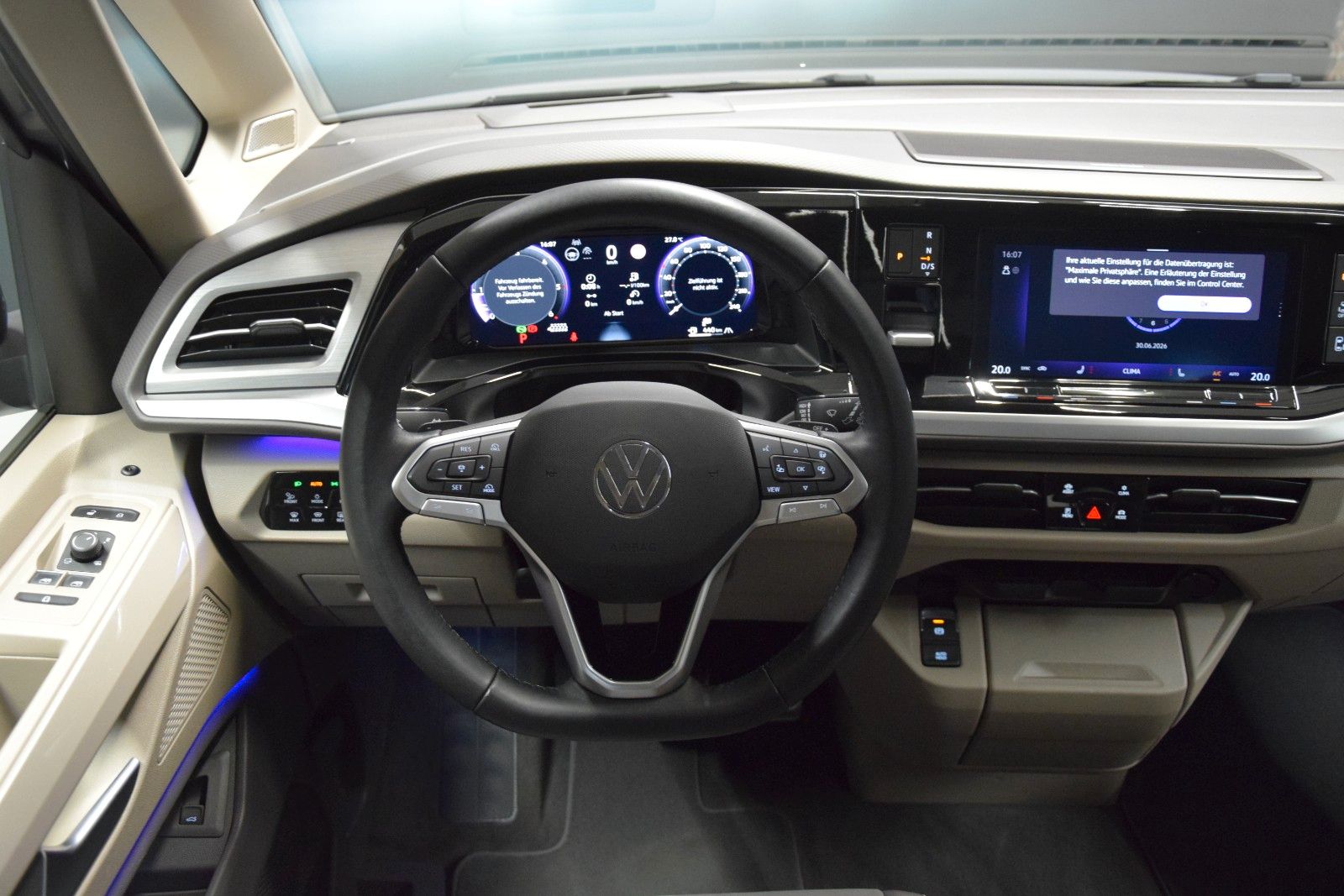Fahrzeugabbildung Volkswagen Style lang Pano. ACC Kamera AHK DCC vis-a-vis