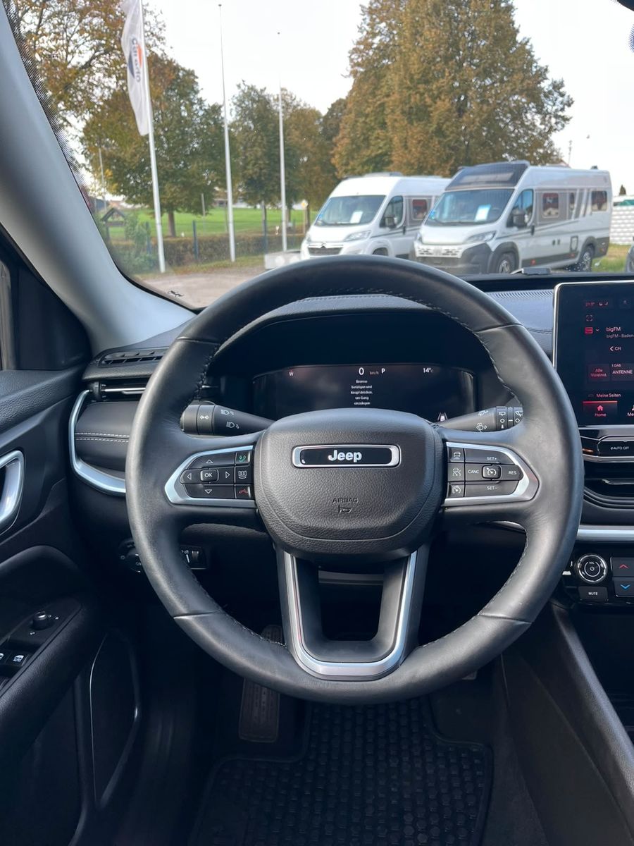 Fahrzeugabbildung Jeep Compass Altitude Teilleder digi Navi uvm