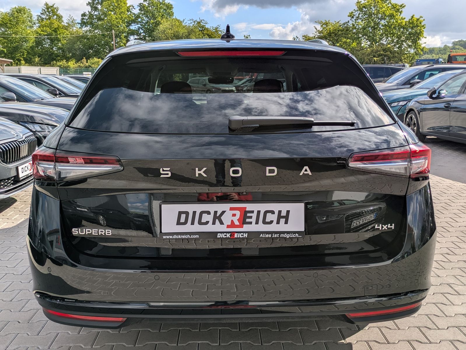Fahrzeugabbildung SKODA Superb 2.0 TDI 4x4 Selection MATRIX*AHK*5J GAR.
