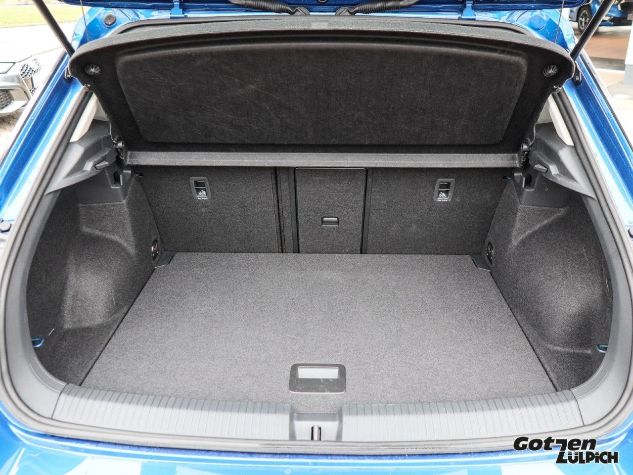 Fahrzeugabbildung Volkswagen T-Roc Move 1.5 TSI Navi Rückfahrkamera AHK LED