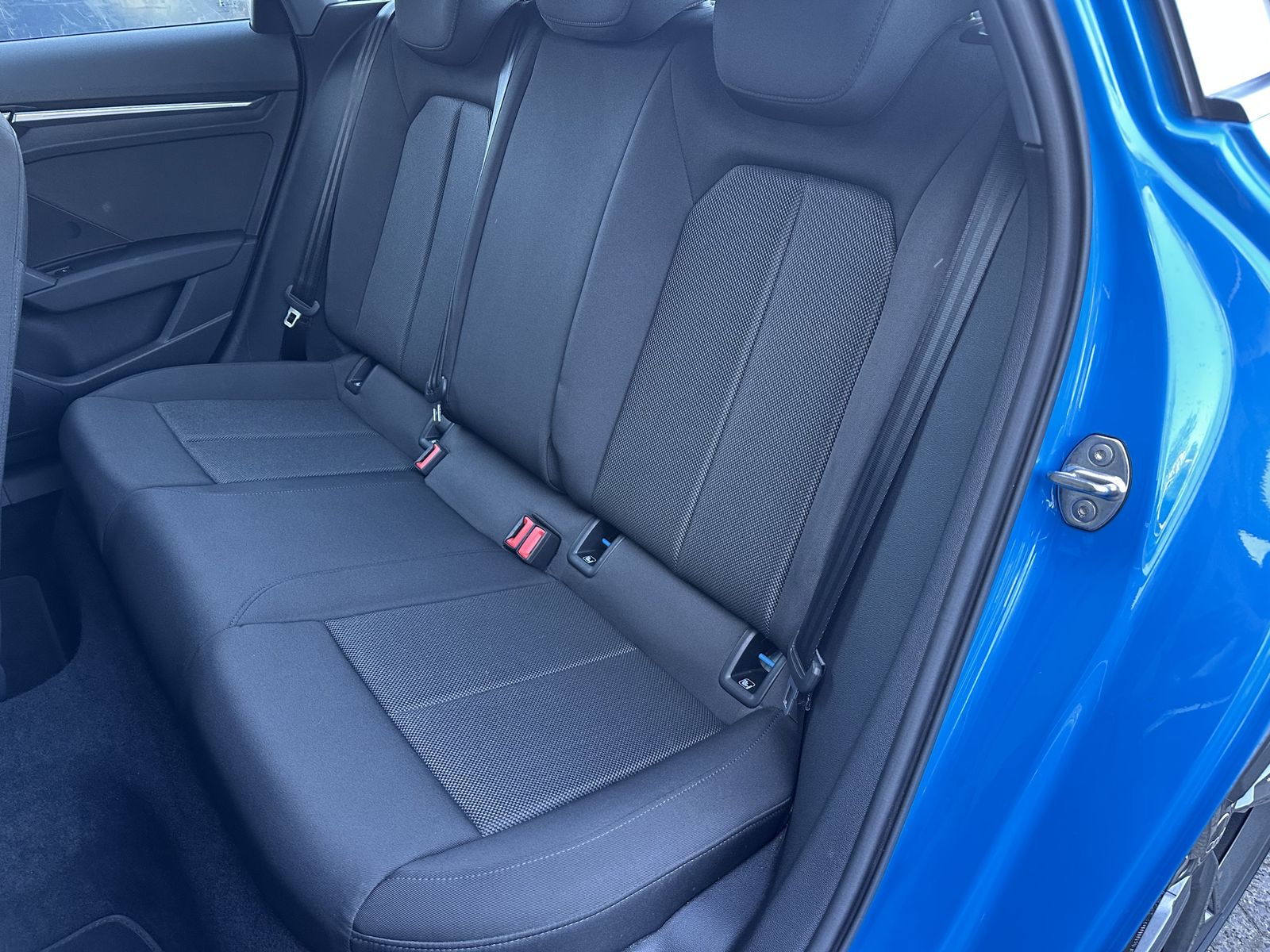 Fahrzeugabbildung Audi A3 Sportback 35 TFSI S-Line LED+SHZ+PLA+18ZO+1HD