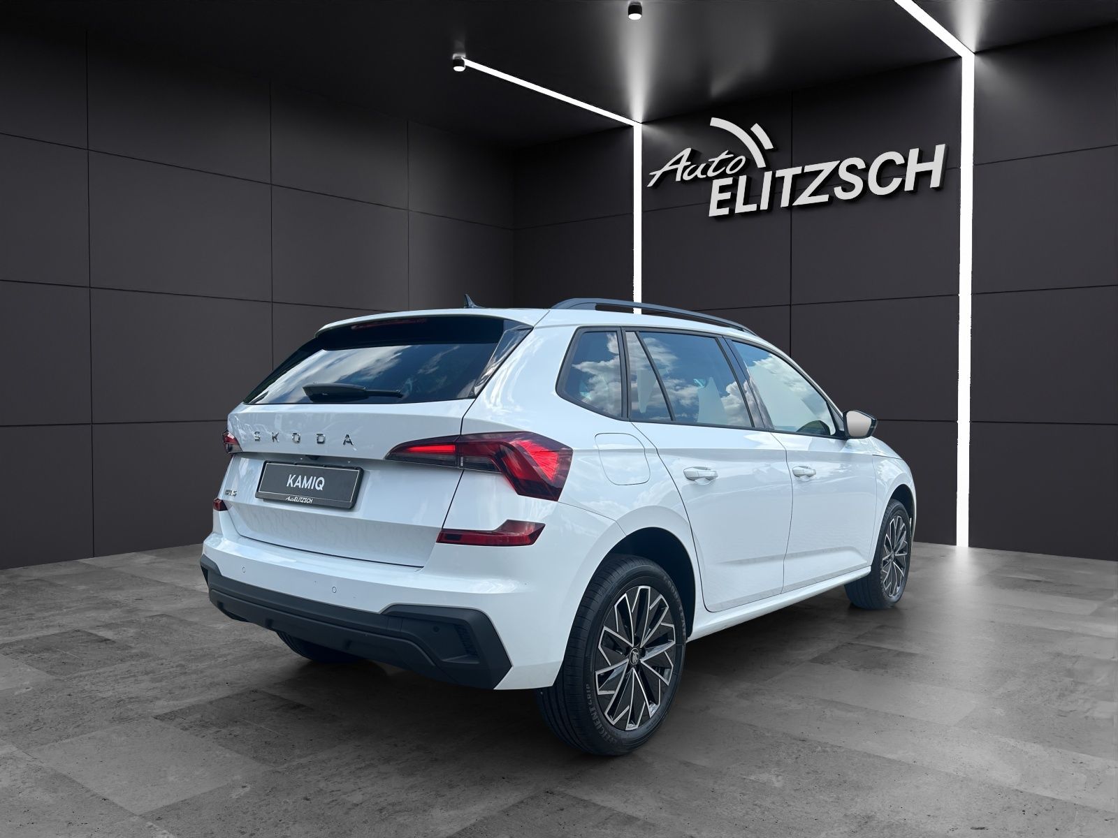 Fahrzeugabbildung SKODA Kamiq 1.0 DSG Selection AHK MATRIX