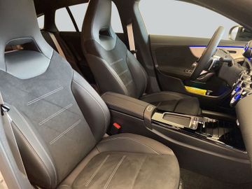 Mercedes CLA 180 Shooting Brake - 12