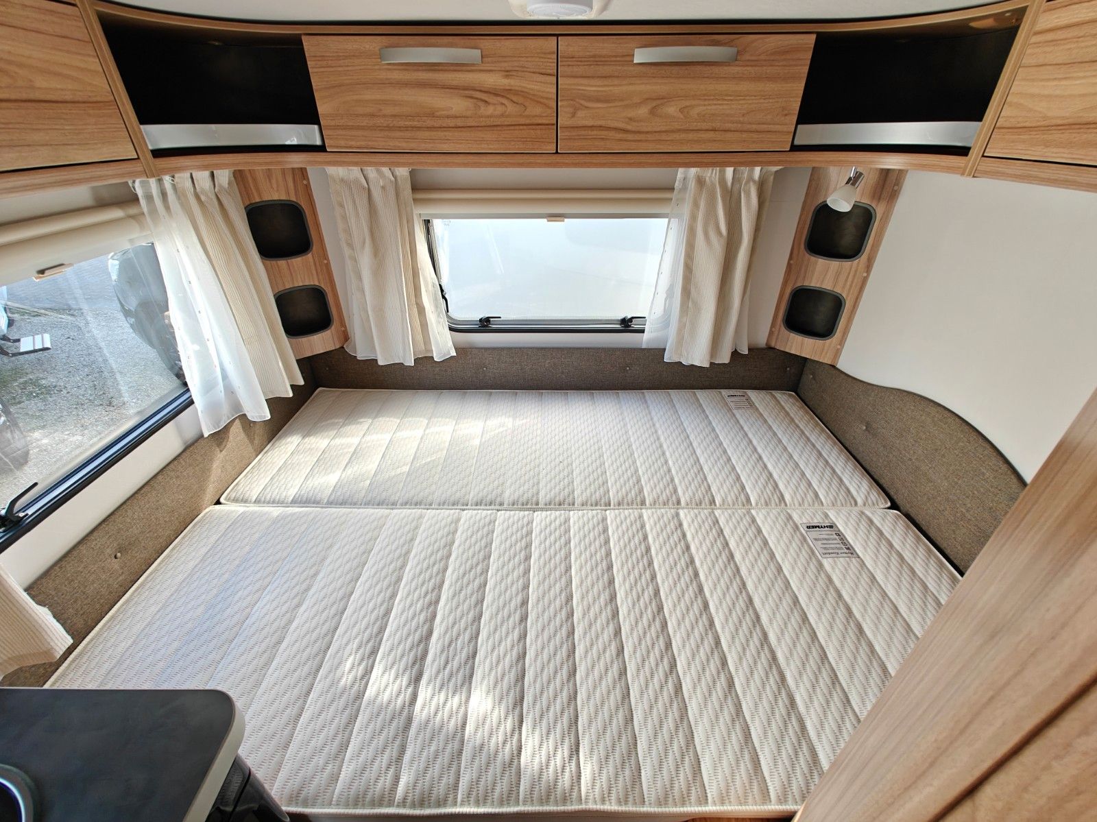 Fahrzeugabbildung HYMER / ERIBA / HYMERCAR Feeling 425 Schlafdach - SPRING SALE -