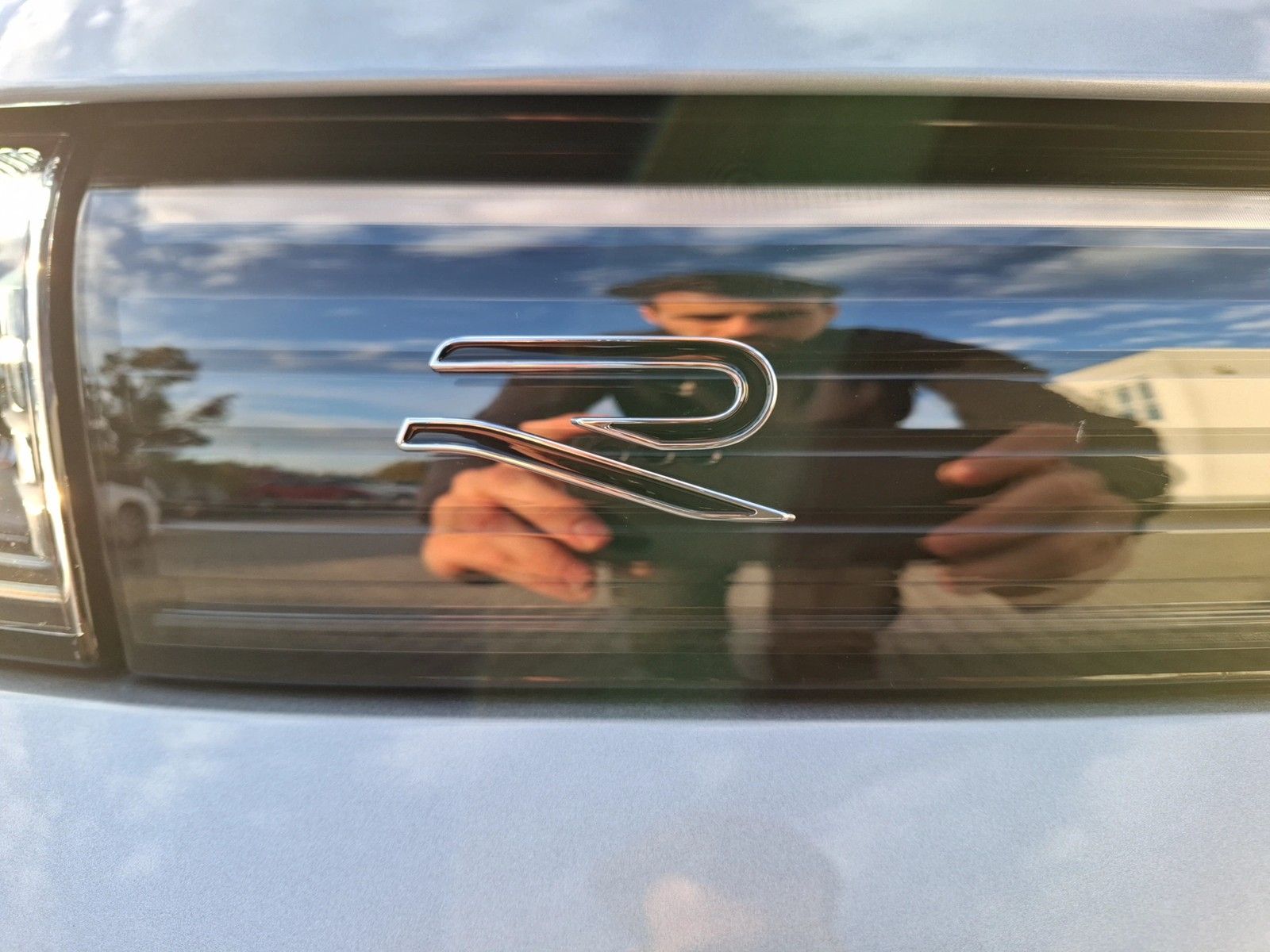 Fahrzeugabbildung Volkswagen Tiguan TDI R-Line DSG 4M Standhzg. Matrix Navi A