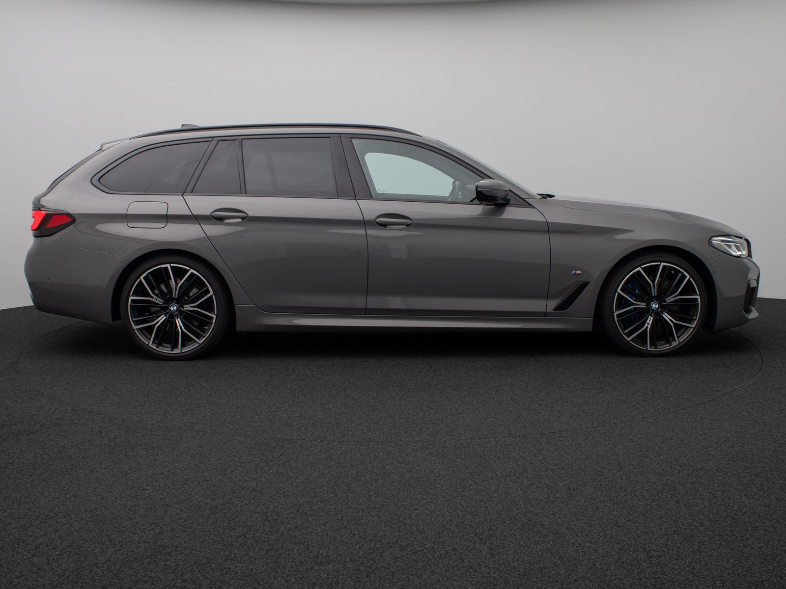Fahrzeugabbildung BMW 530d xD M Sport Laser Kamera HUD DAB H/K 4xKlima