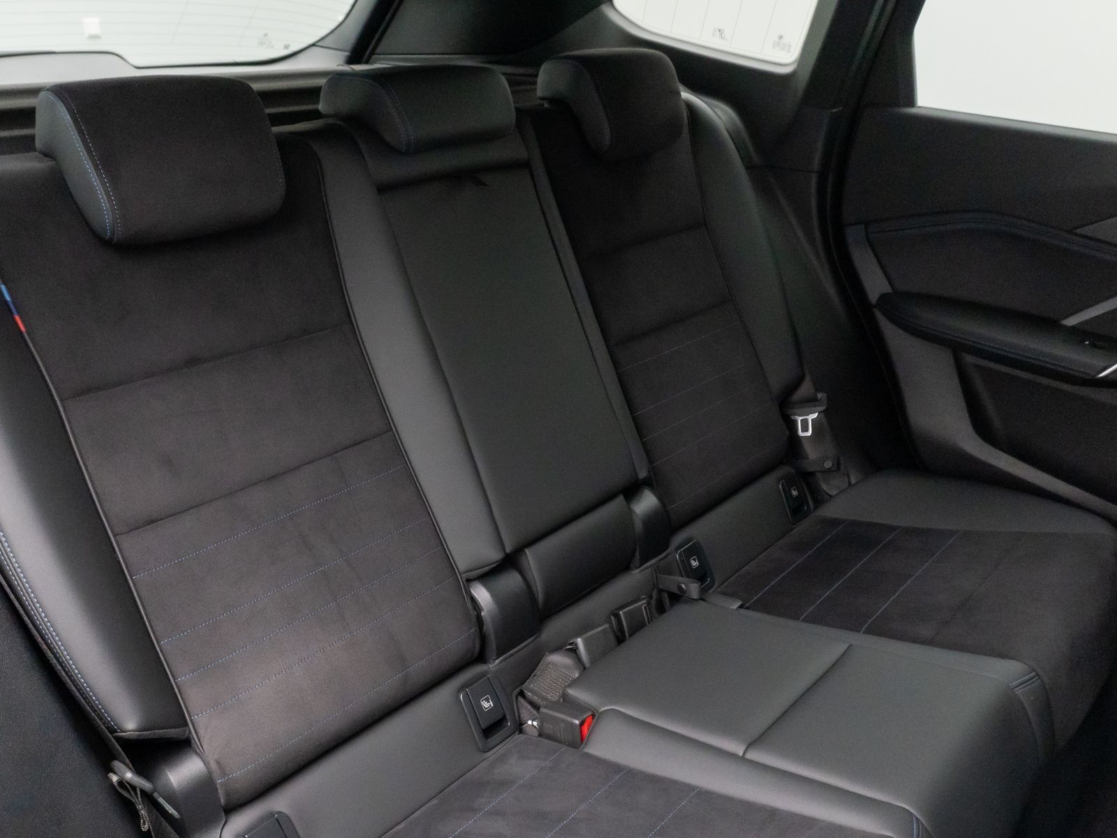 Fahrzeugabbildung BMW iX1 xD30 M Sport Kamera DAB Komfort Fernlichtass