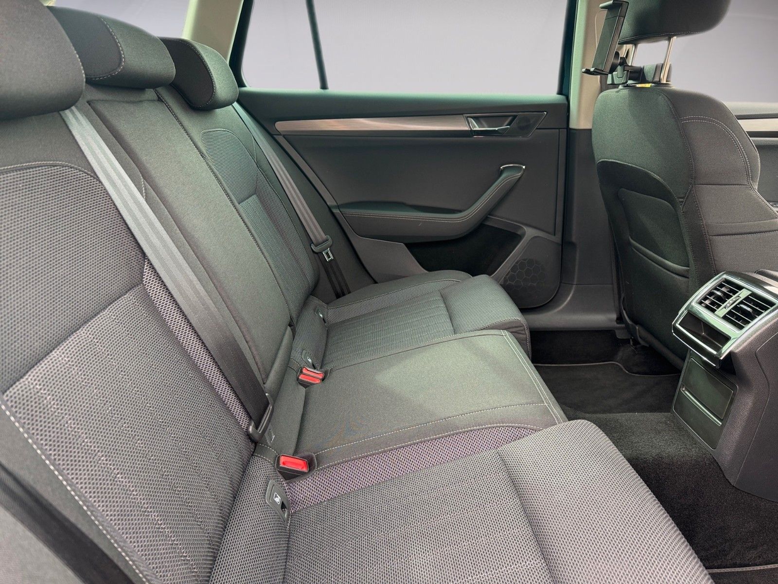Fahrzeugabbildung SKODA Superb Combi Style 2.0 TDI