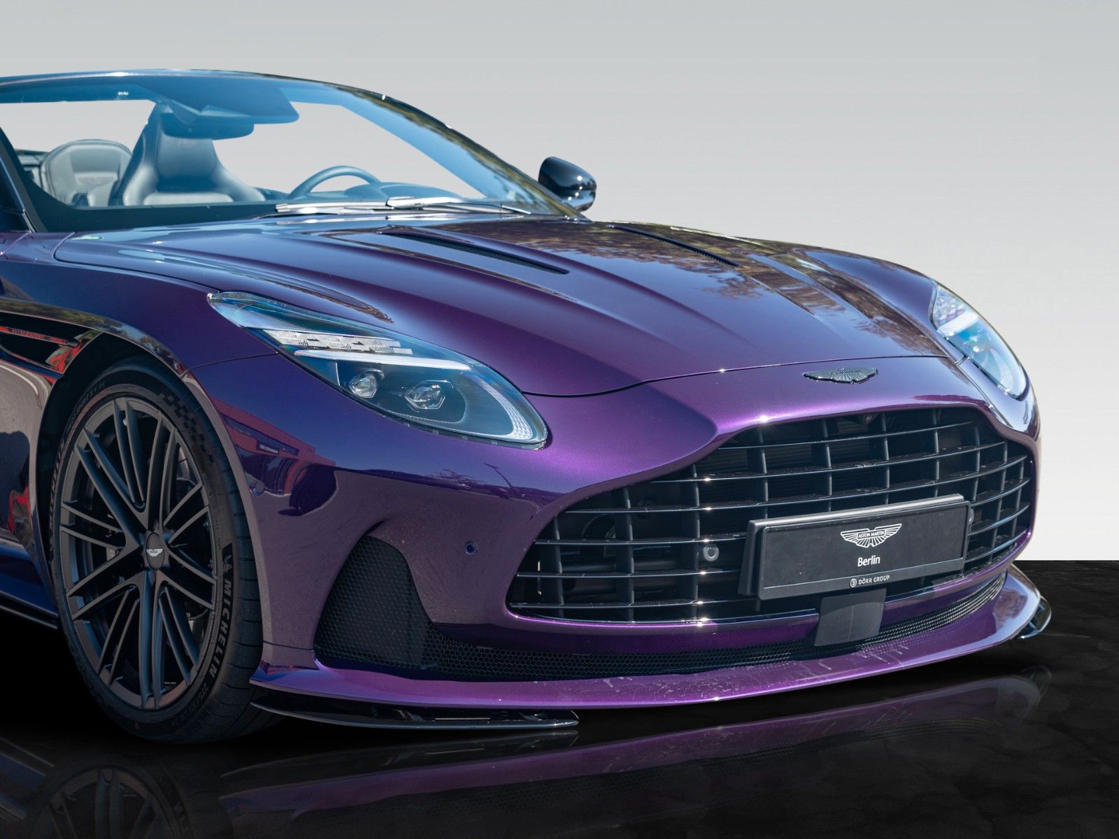 Aston Martin DB12 Volante | Storm Purple | Bowers&Wilkins foto 10