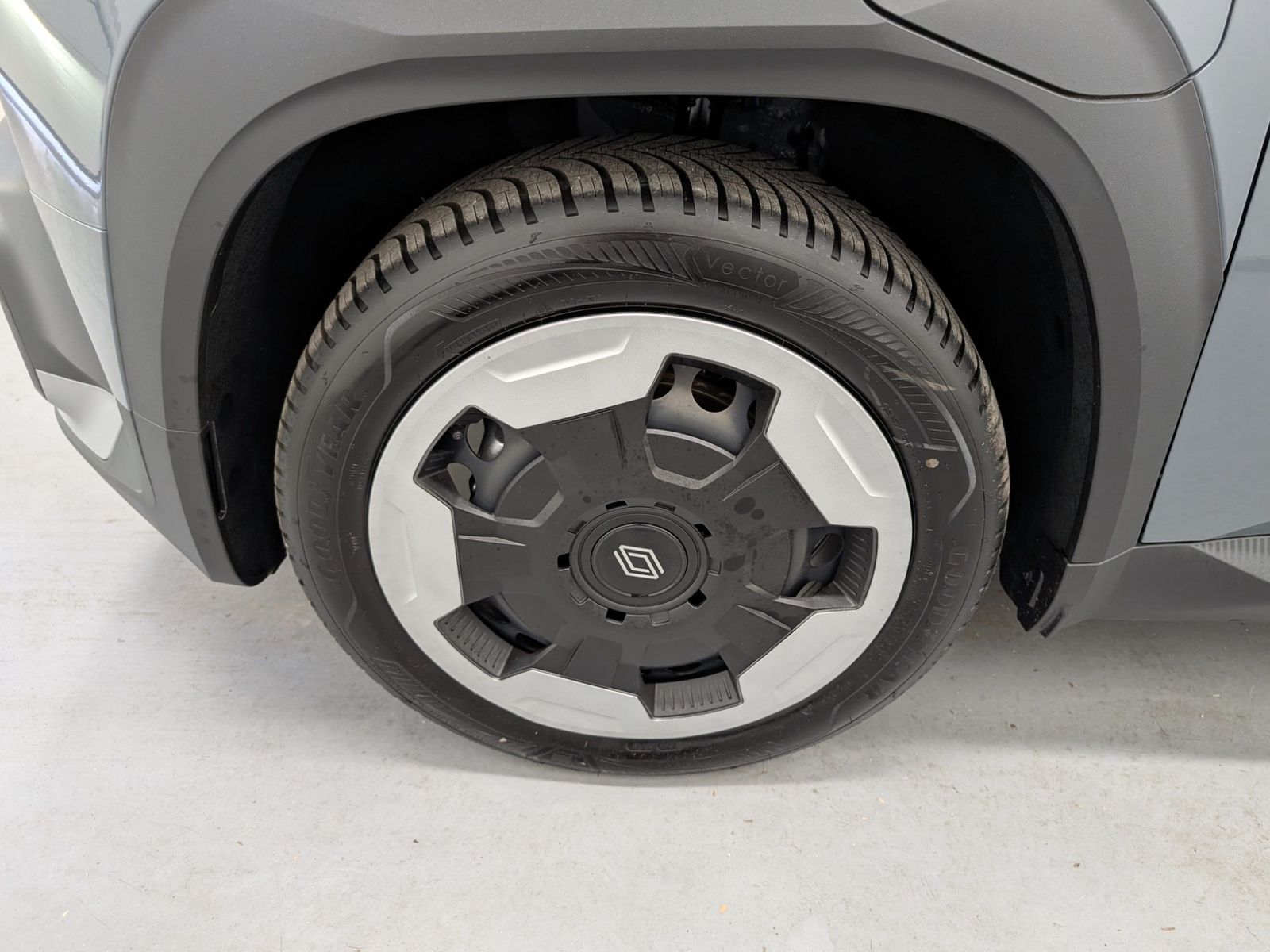 RENAULT R 4 E-Tech Evolution 150 Comfort Range – Bild 7