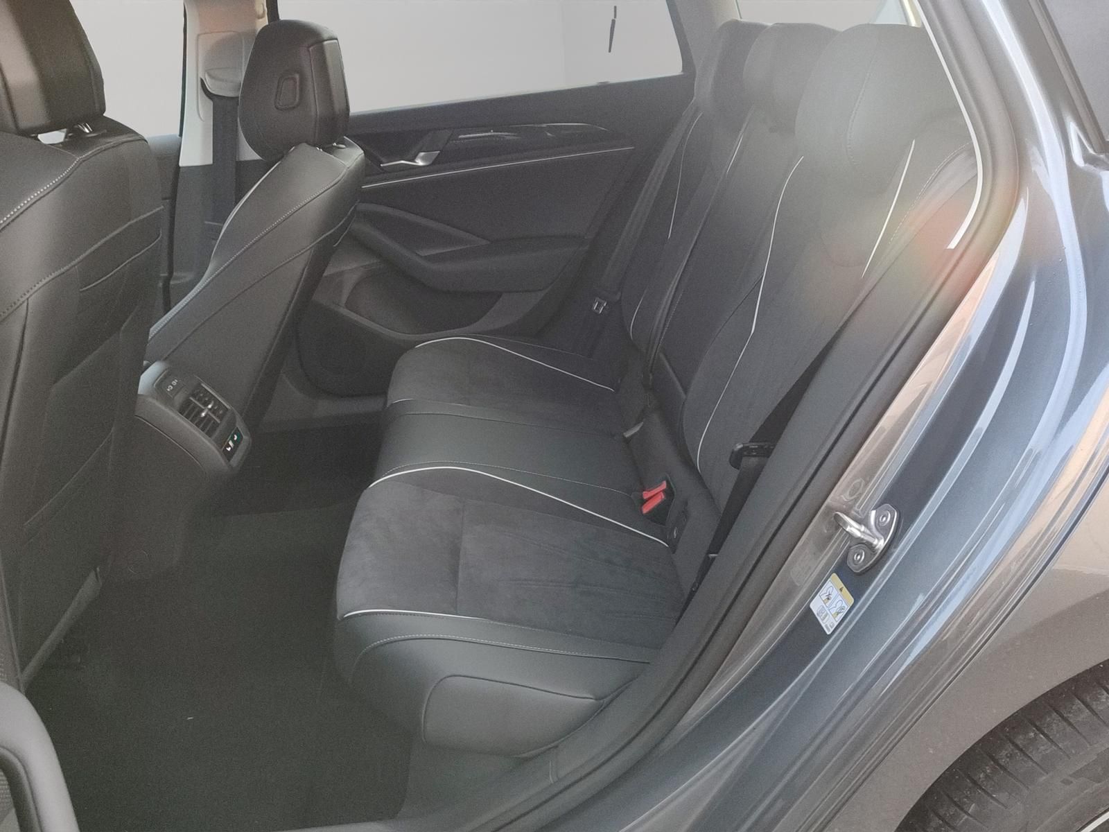 Volkswagen Passat - Bild 11
