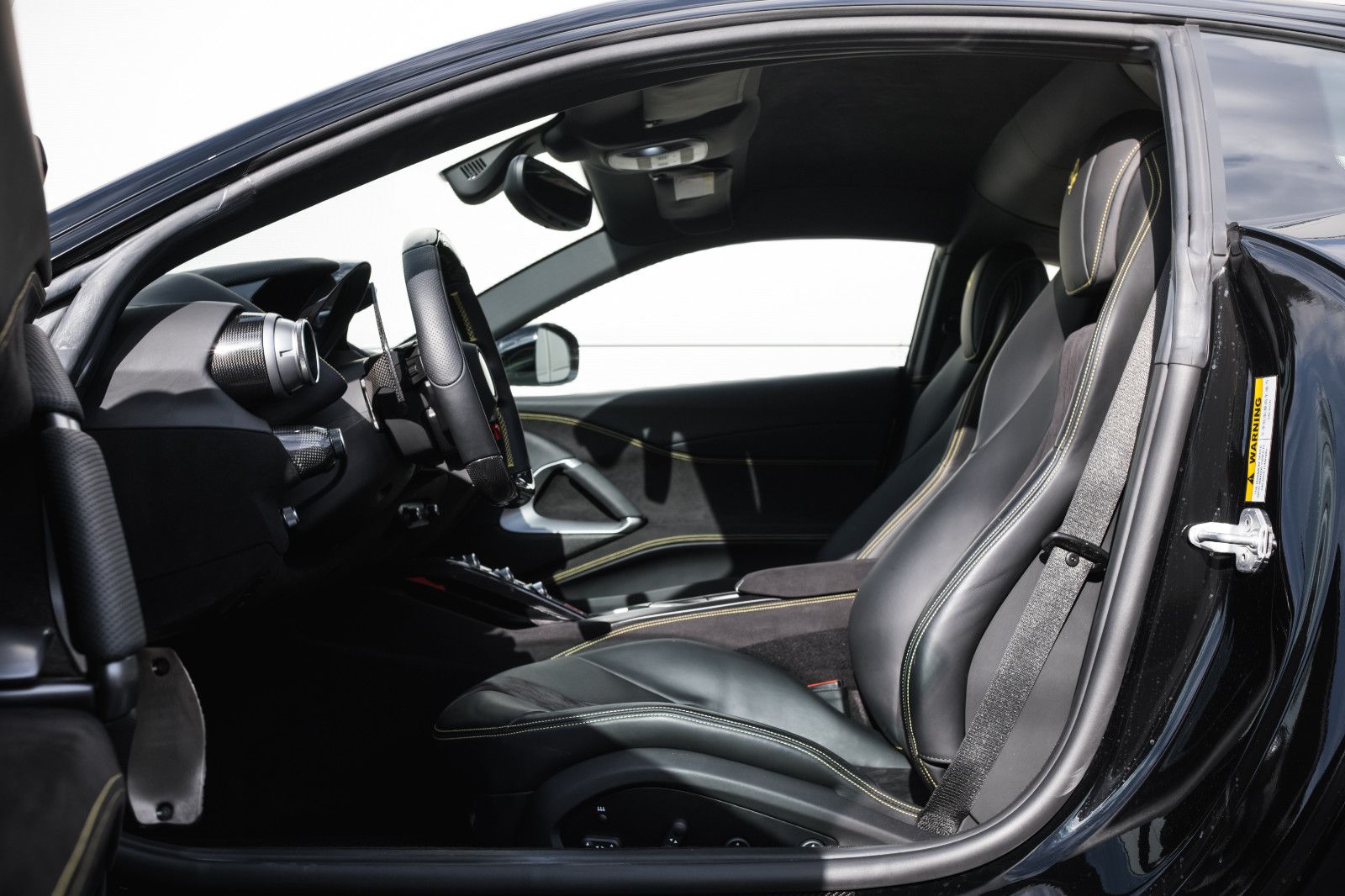 Fahrzeugabbildung Ferrari 812 Superfast-Garantie-Lift-ohne OPF-Kofferset