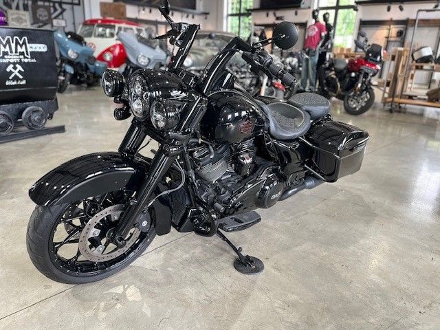 Fahrzeugabbildung Harley-Davidson FLHRXS Road King Spezial