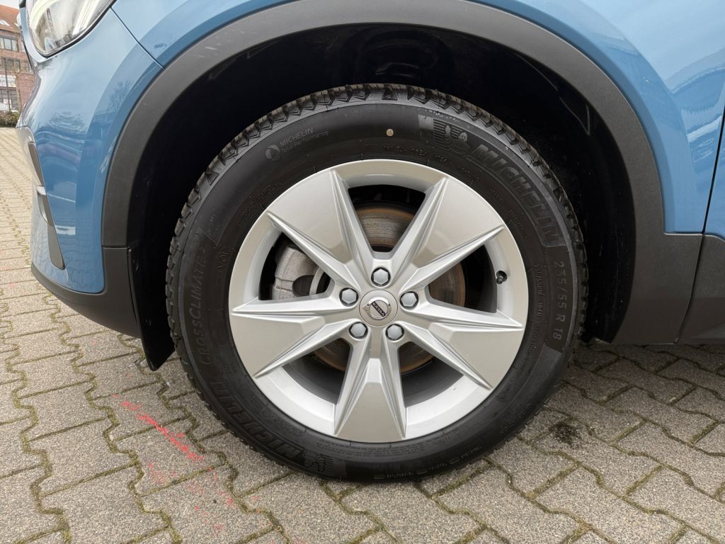 VOLVO XC40 B3 B DKG Core Winter-P. Fahrerassistenz-P. VOLVO XC40 B3 B DKG Core Winter-P. Fahrerassistenz-P.