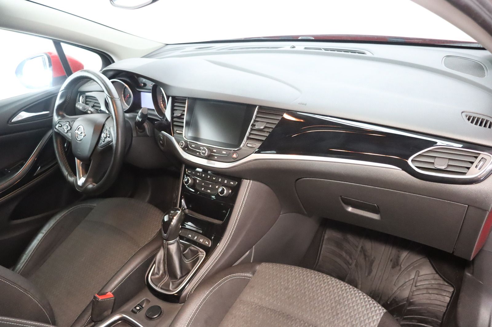 Fahrzeugabbildung Opel Astra K Sports Tourer 1.6i * LED * Navi