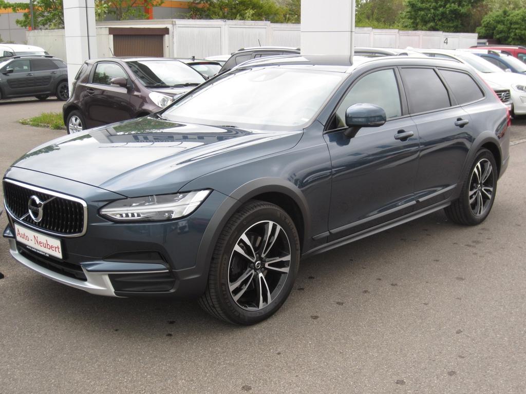 Volvo V90 Cross Country