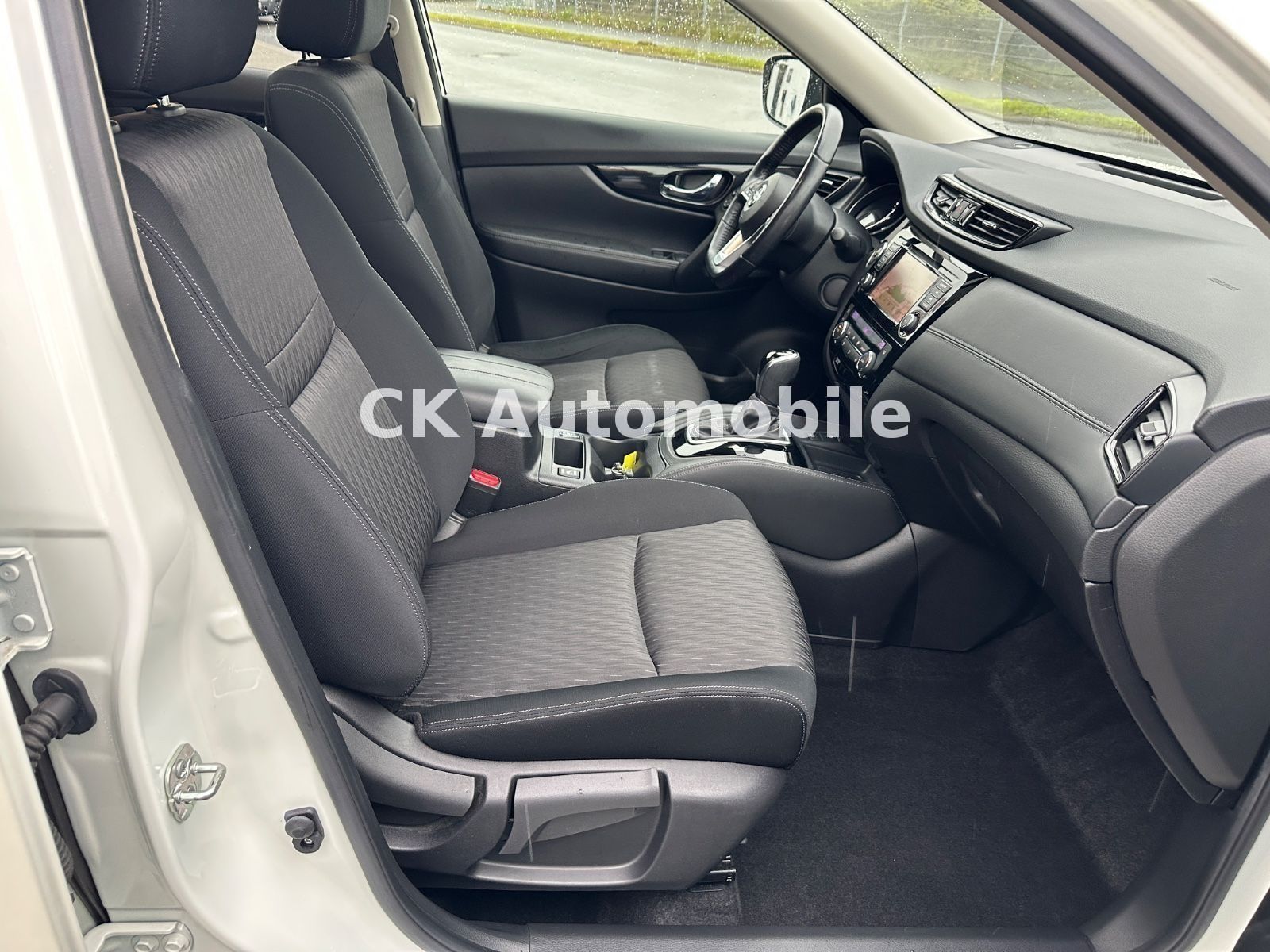 Fahrzeugabbildung Nissan X-Trail N-Design 1.3 DIG-T/Navi/Pano/LED/360°Kam