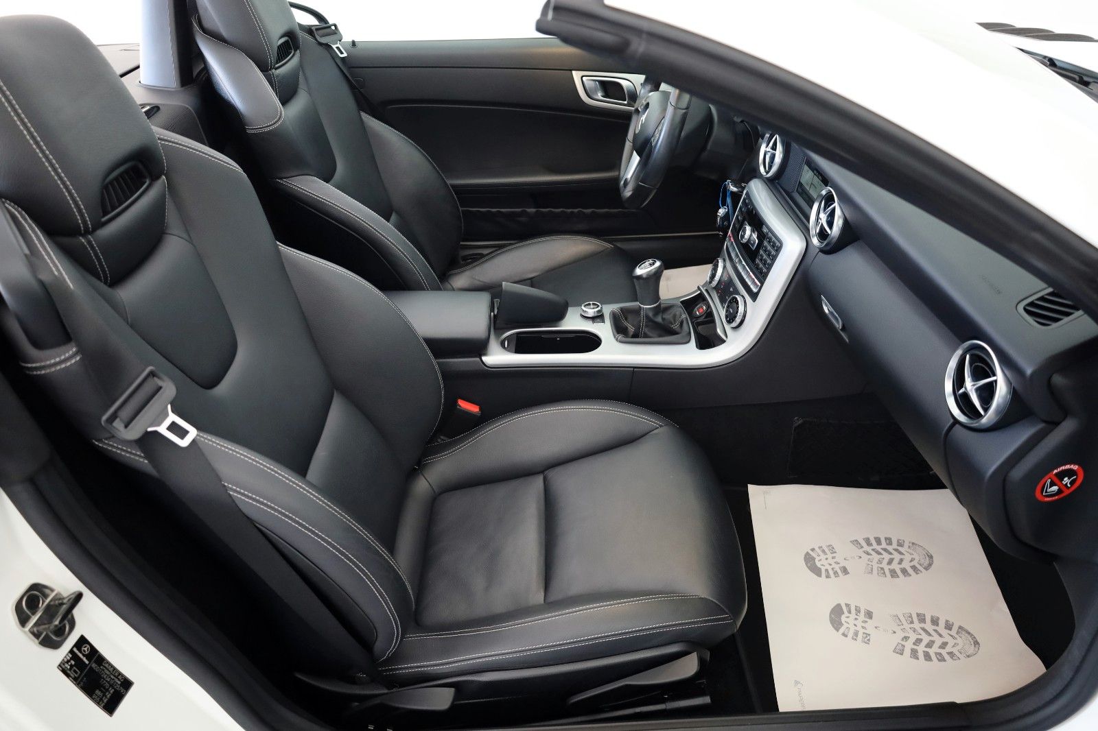 Fahrzeugabbildung Mercedes-Benz SLK 200 AMG Line Leder,Panorama,Navi,Airscarf