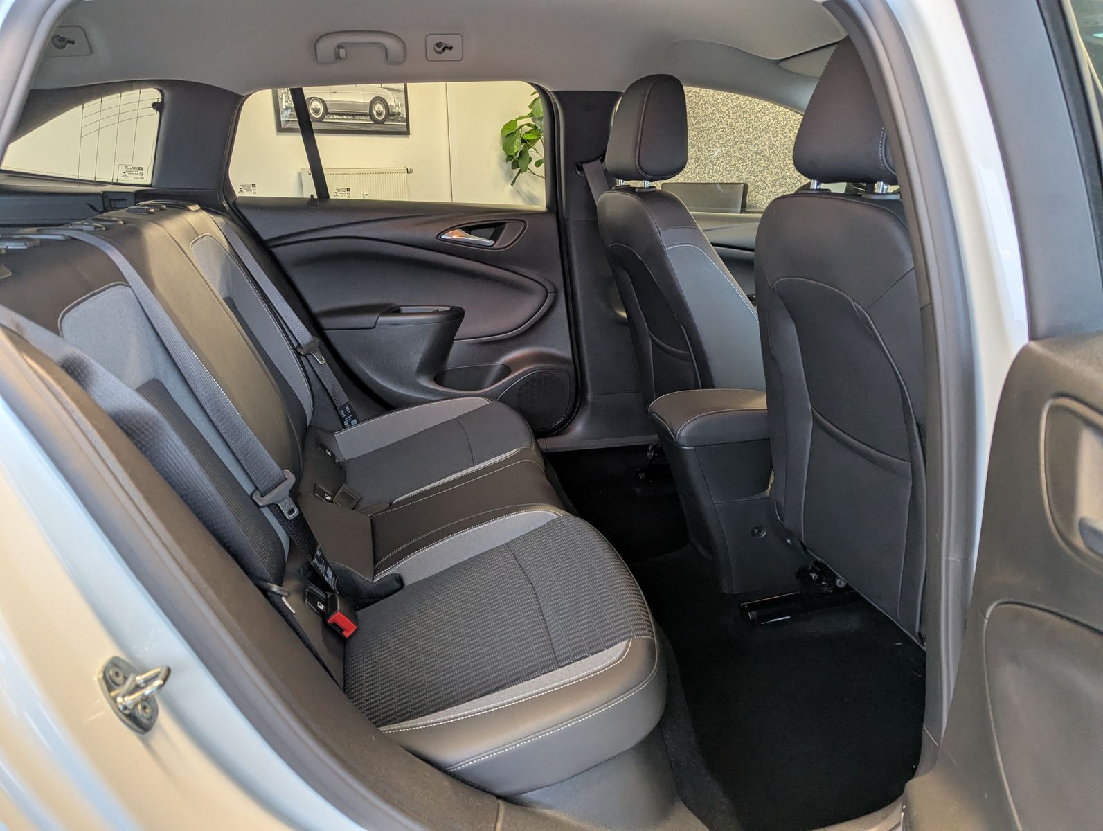 OPEL Astra 1.5 CDTI Aut. Elegance Navi LED Kamera - Image 16