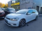 Volkswagen Golf Variant 1.4 Highline LED/Navi/AHK/Panoramad - mit Benzin-Antrieb: Silber, Schiebedach