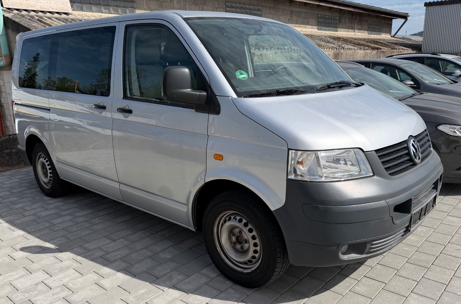 Volkswagen T5 Transporter Fenster-Kombi Benzin / CNG