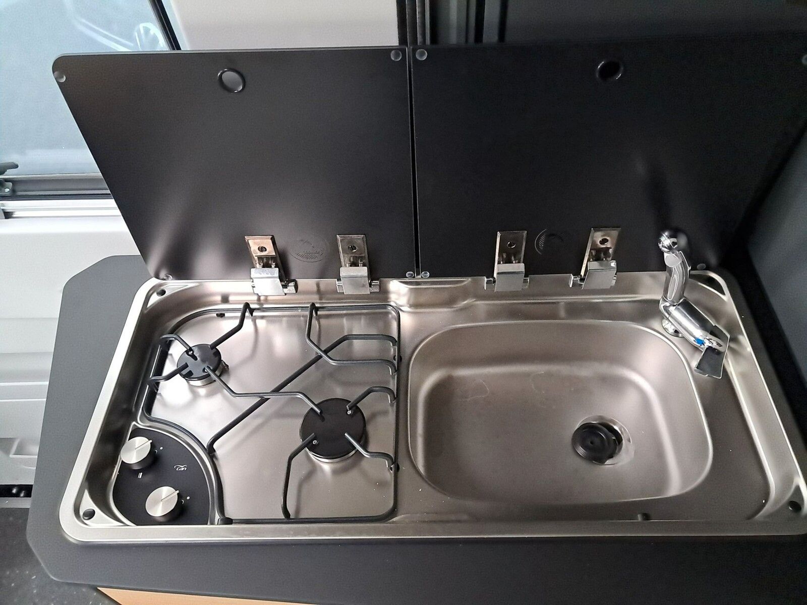 Fahrzeugabbildung Adria Twin 60Y 640 SLB Automatik, LED Scheinwerfer