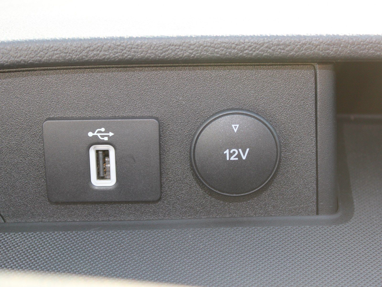Fahrzeugabbildung Ford Transit Custom 340 L1 Trend Service-Line