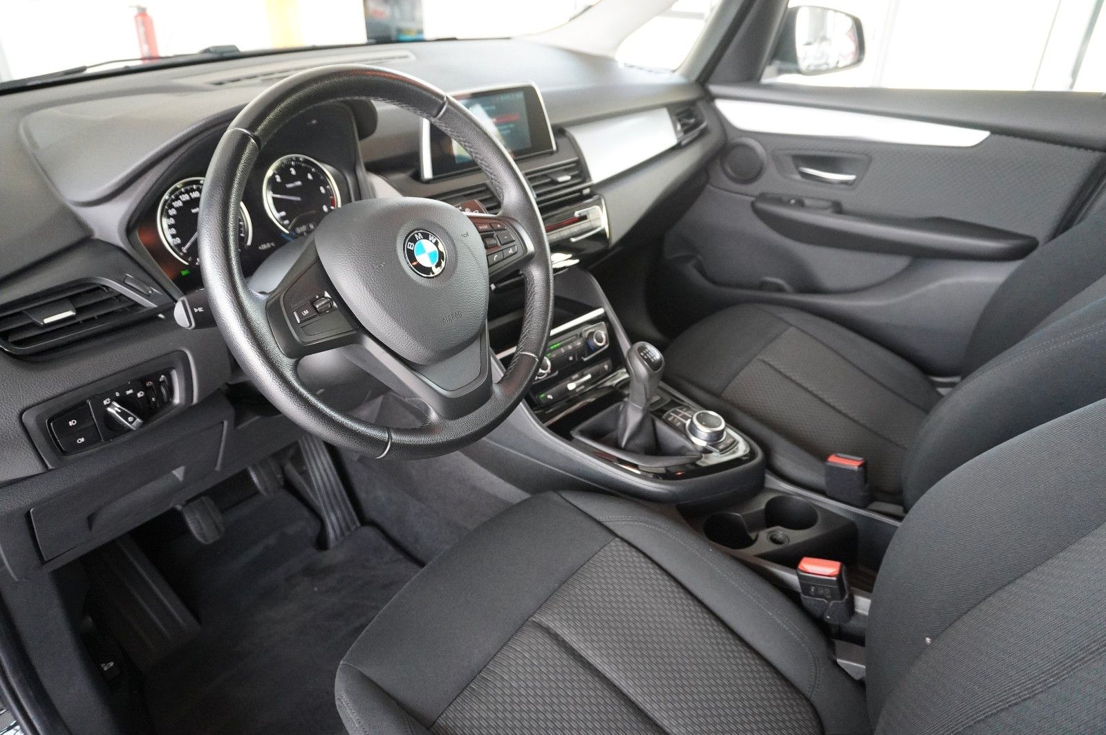Fahrzeugabbildung BMW 216d Active Tourer NAVI/PDC/ALU/EU6dTemp