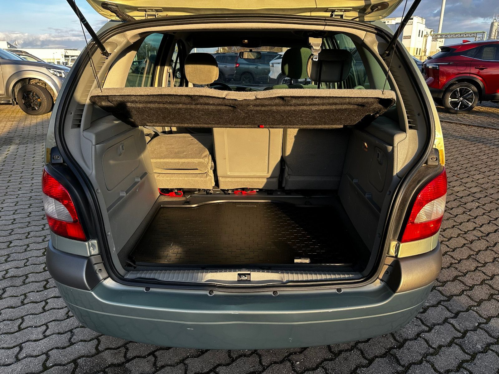 Fahrzeugabbildung Renault Scenic