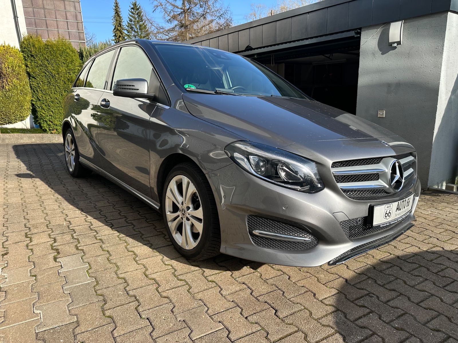 MERCEDES-BENZ B 220 4Matic Automatik|Led| Navi| MFL|Sportsitze