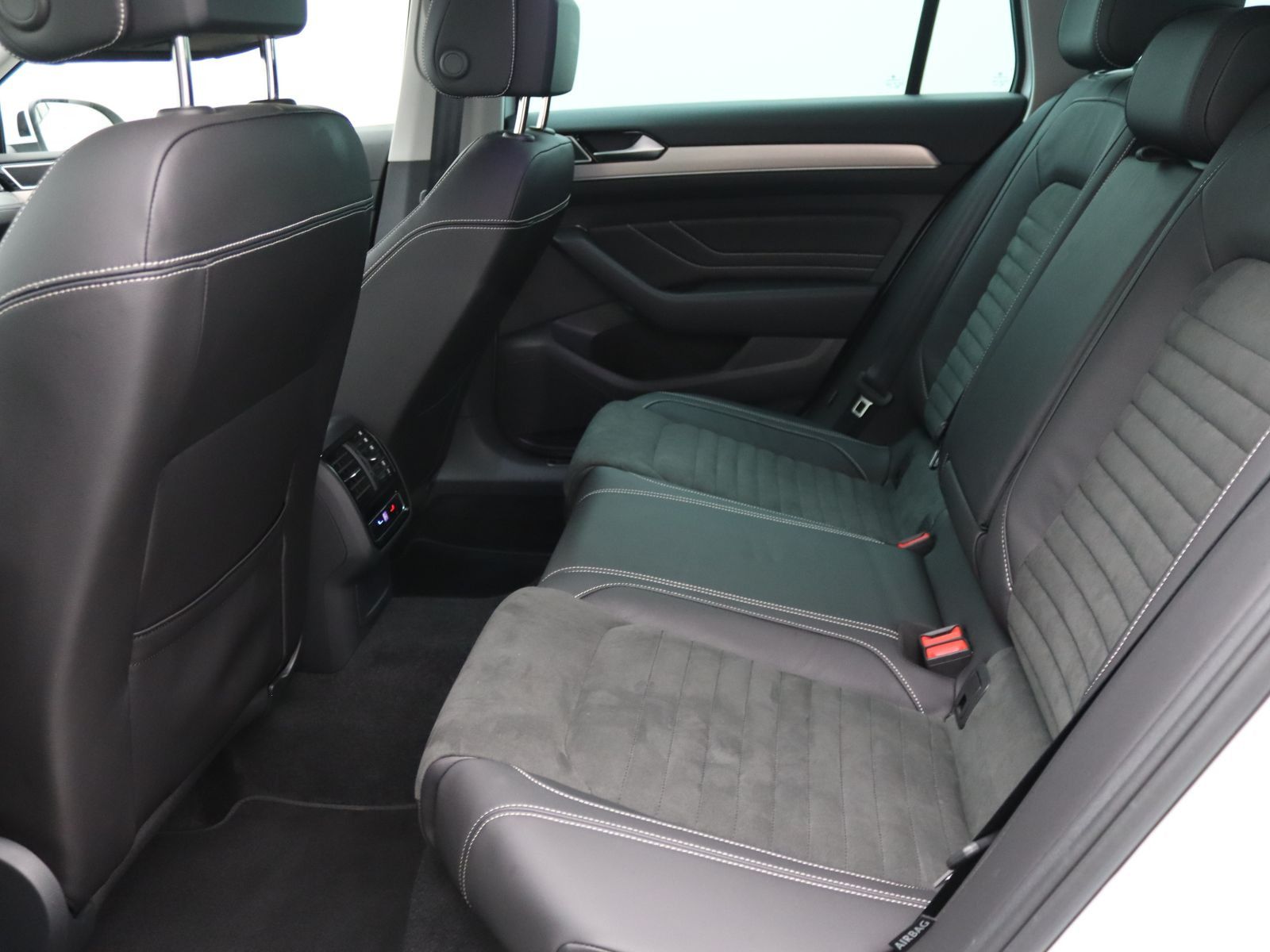 Volkswagen Passat Variant - Bild 15