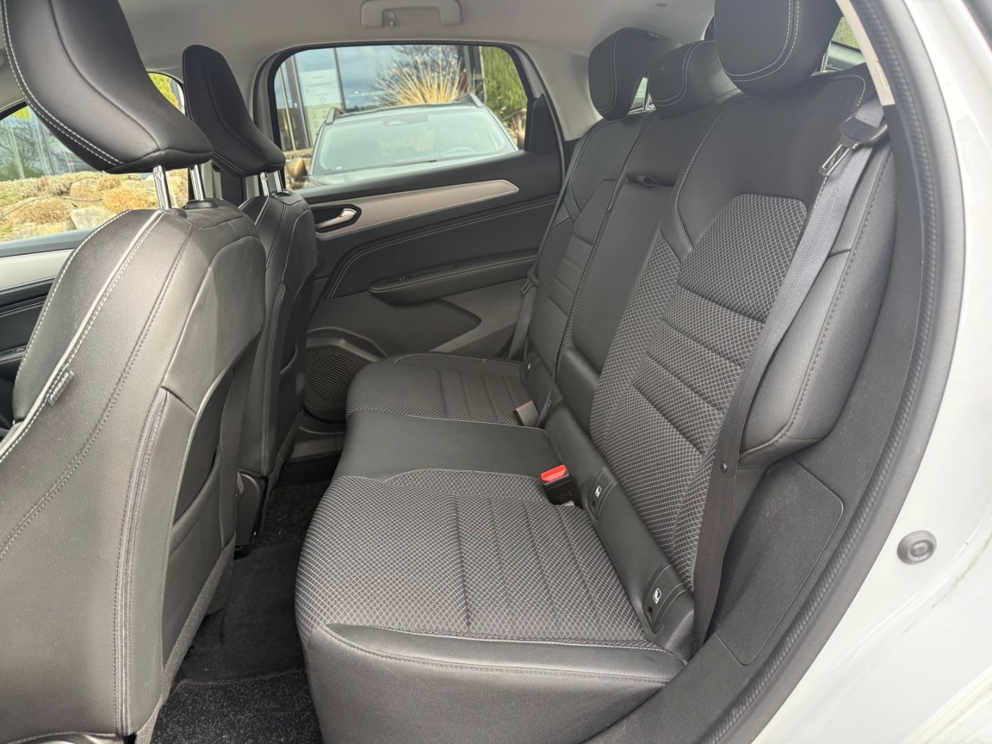 Fahrzeugabbildung Renault Arkana Techno 1.6 E-TECH Hybrid 145 Navi LED App
