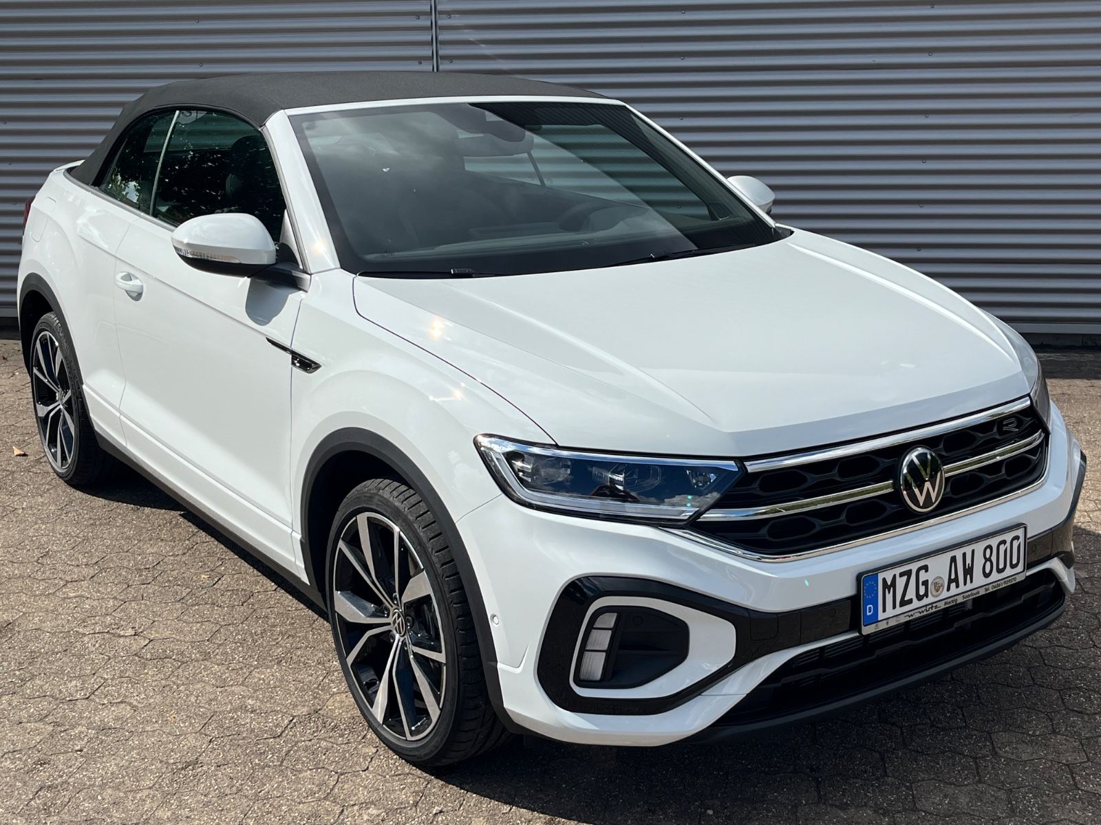 Fahrzeugabbildung Volkswagen T-Roc Cabriolet R-Line 1.5 TSI DSG ACC Kamera