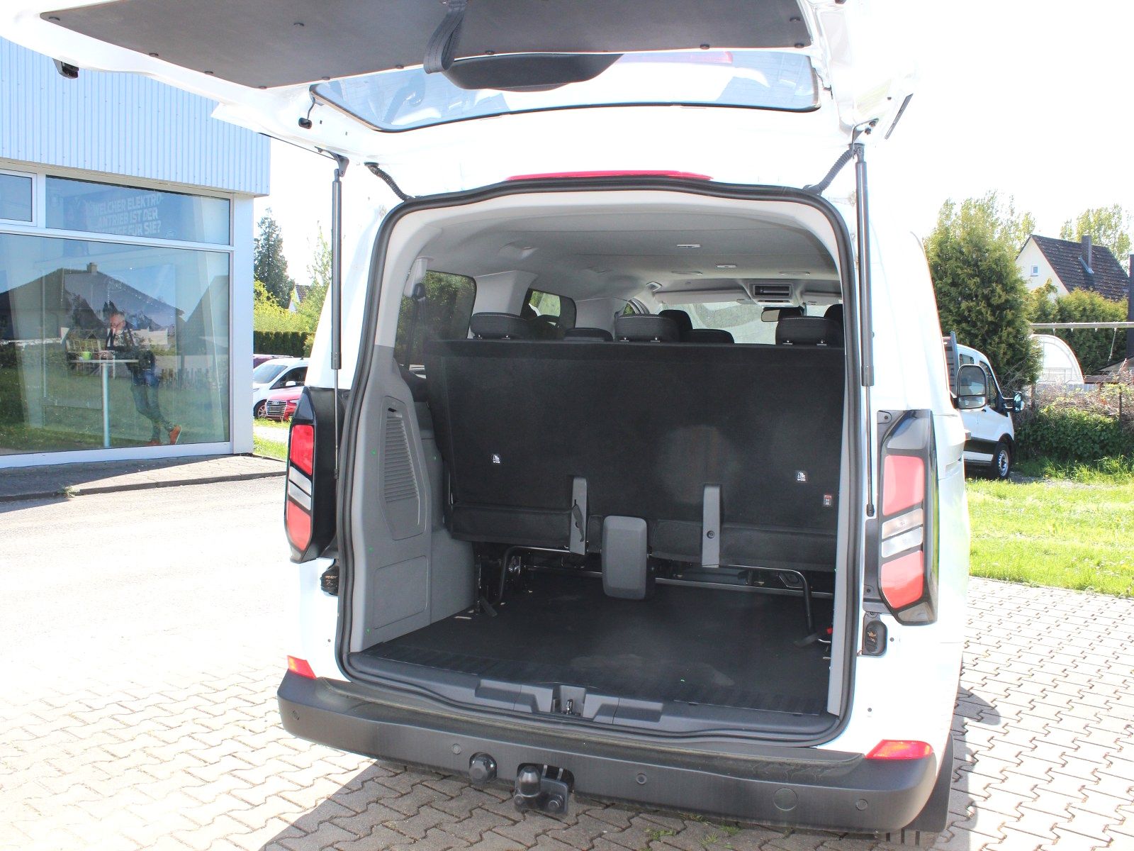 Fahrzeugabbildung Ford Transit Custom 320 L1 FWD Trend