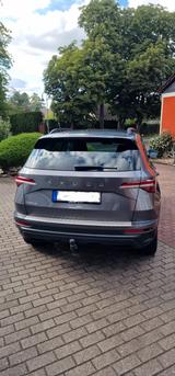 Skoda Karoq 1.5l TSI *LUXUSAUSSTATTUNG* *WIE NEU*  - : Geländewagen, Luxus