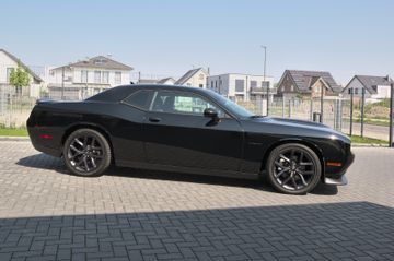 Dodge Challenger - 10
