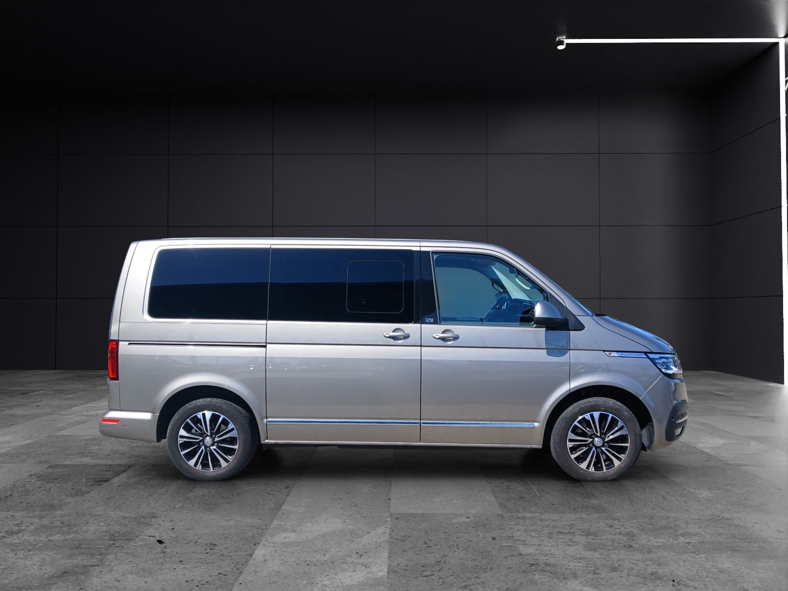 Fahrzeugabbildung Volkswagen T6 Multivan T6.1 TDI DSG 4-M Generation-Six STH